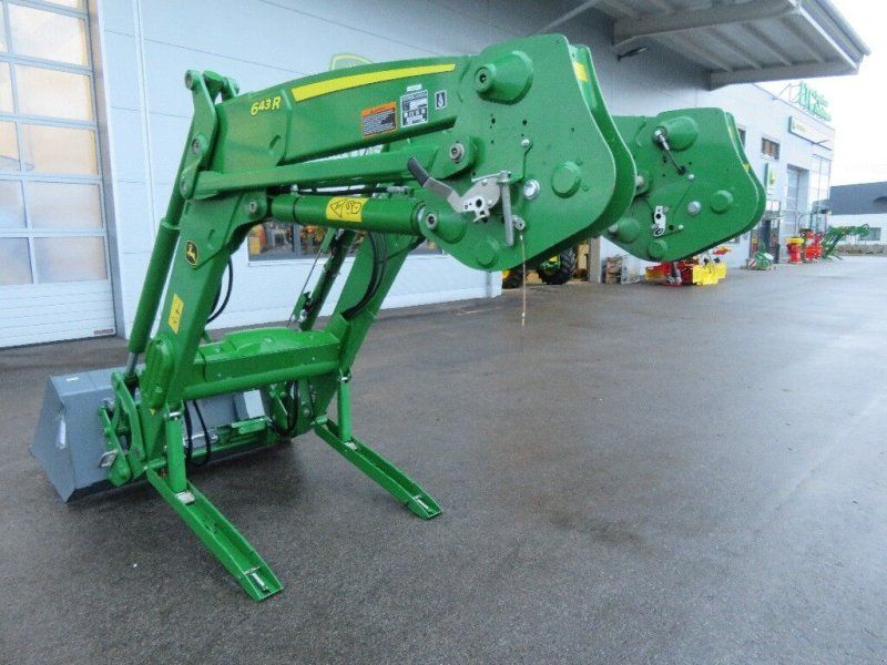 John Deere 643R