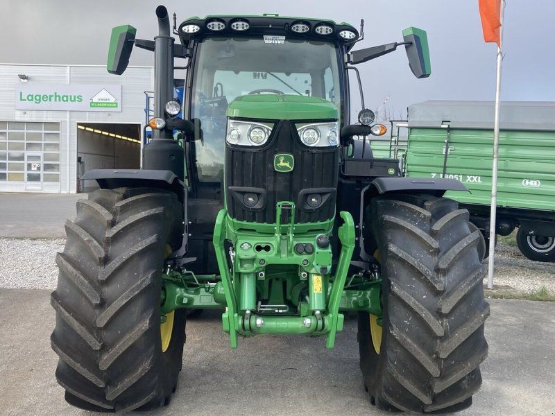 John Deere 6R 195