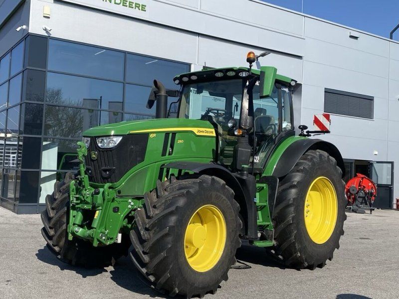 John Deere 6R 250