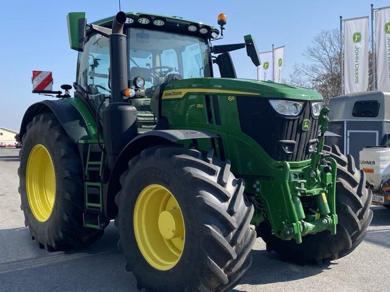 John Deere 6R 250