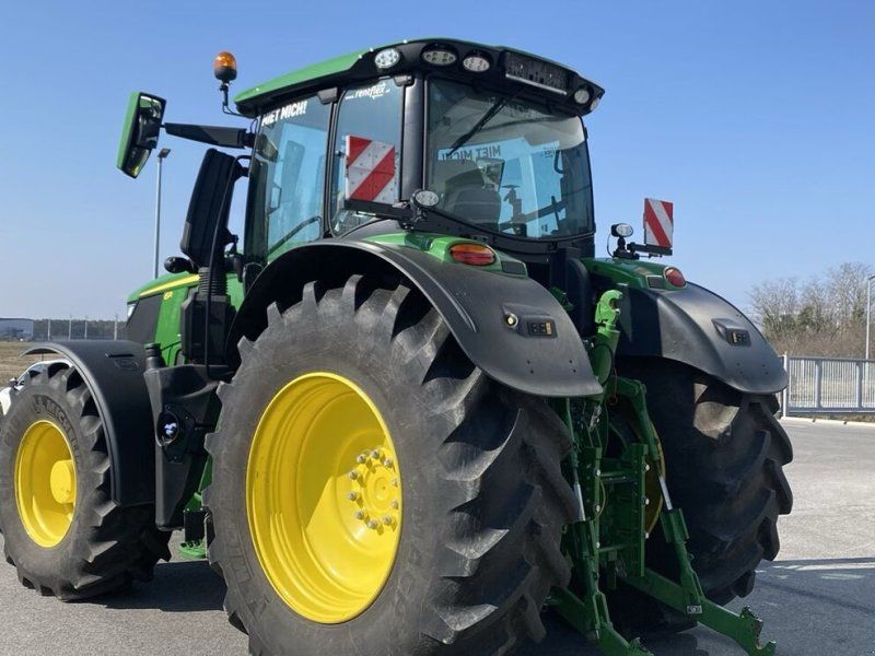 John Deere 6R 250
