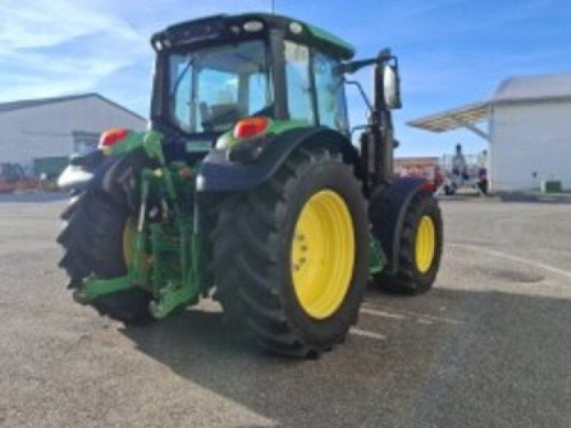 John Deere 6090M