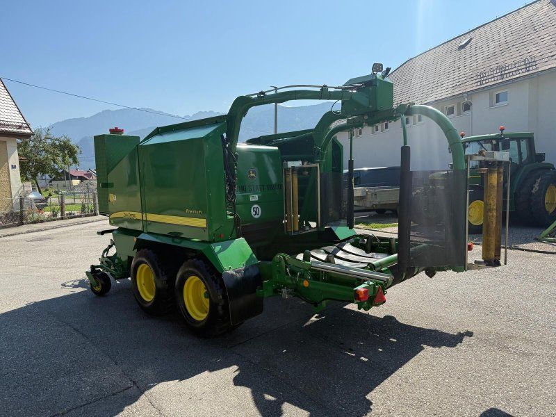 John Deere 744