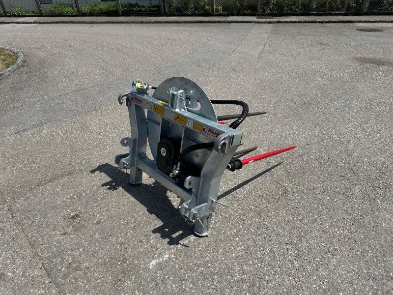 Fliegl Rundballenabwickler / Ballenabroller