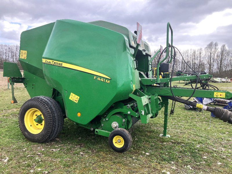 John Deere F441M
