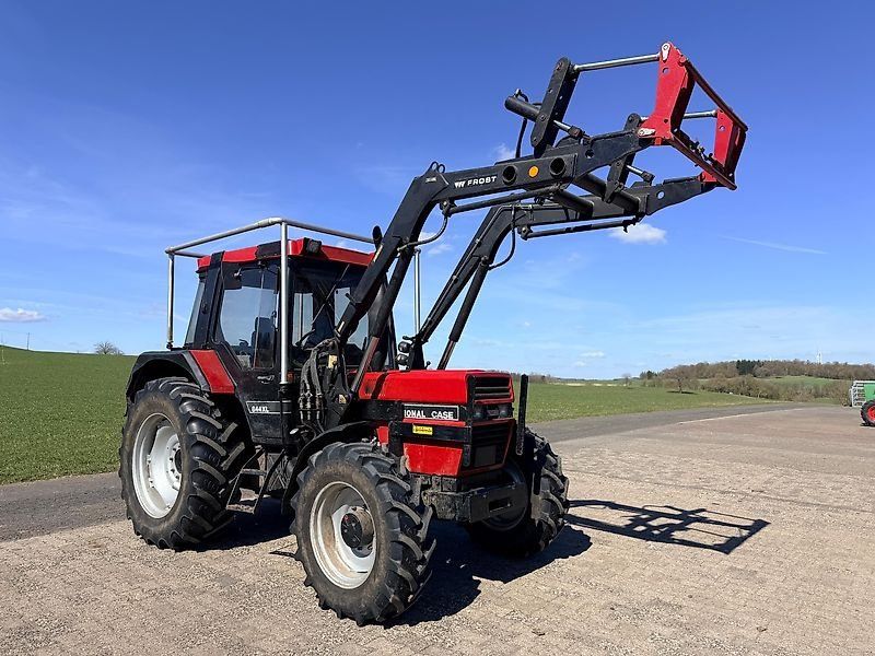 Case IH 844 XLA mit Frontlader
