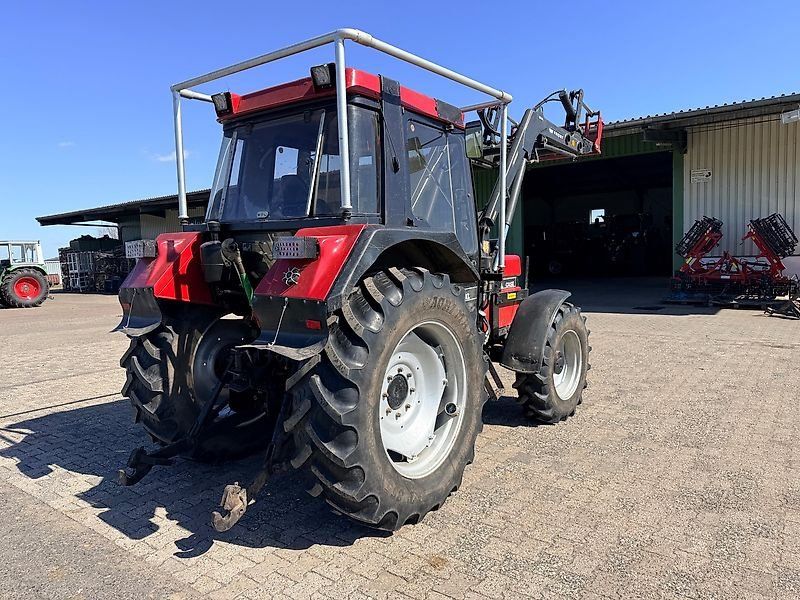 Case IH 844 XLA mit Frontlader