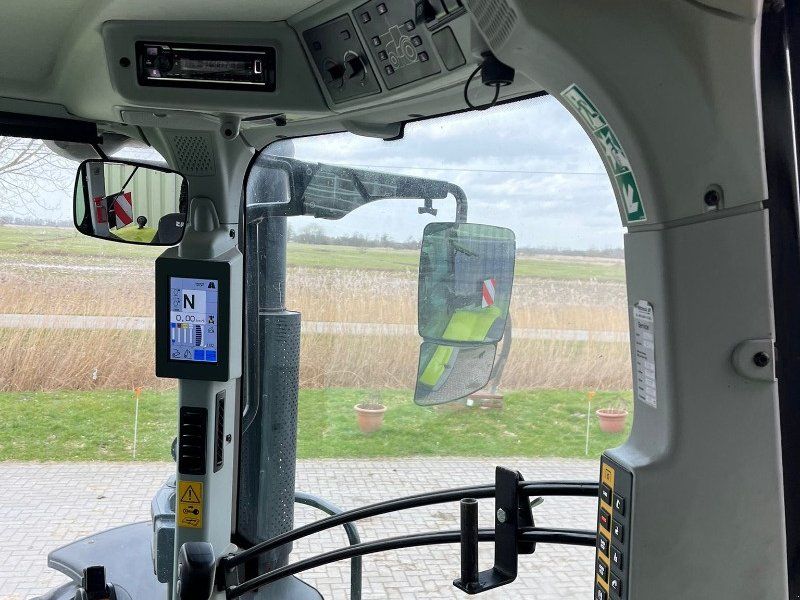 Claas Arion 630 Cis+