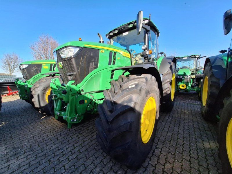 John Deere 6R 215