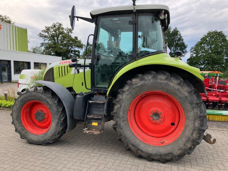 Claas Arion 520
