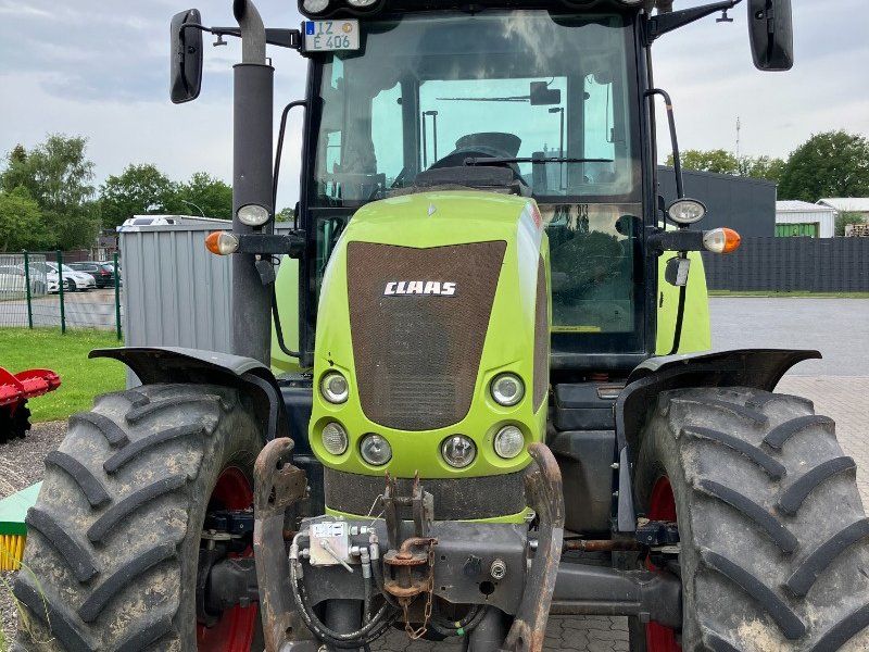 Claas Arion 520