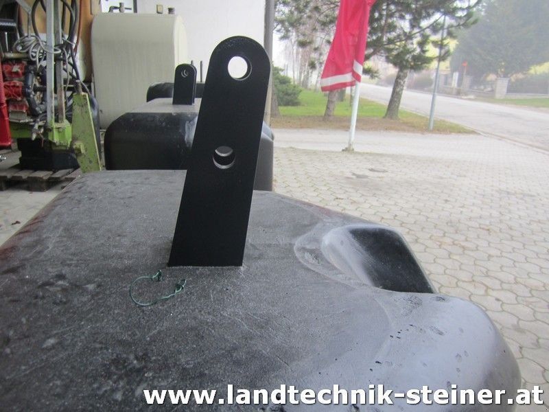 Massey Ferguson Beton  1200kg