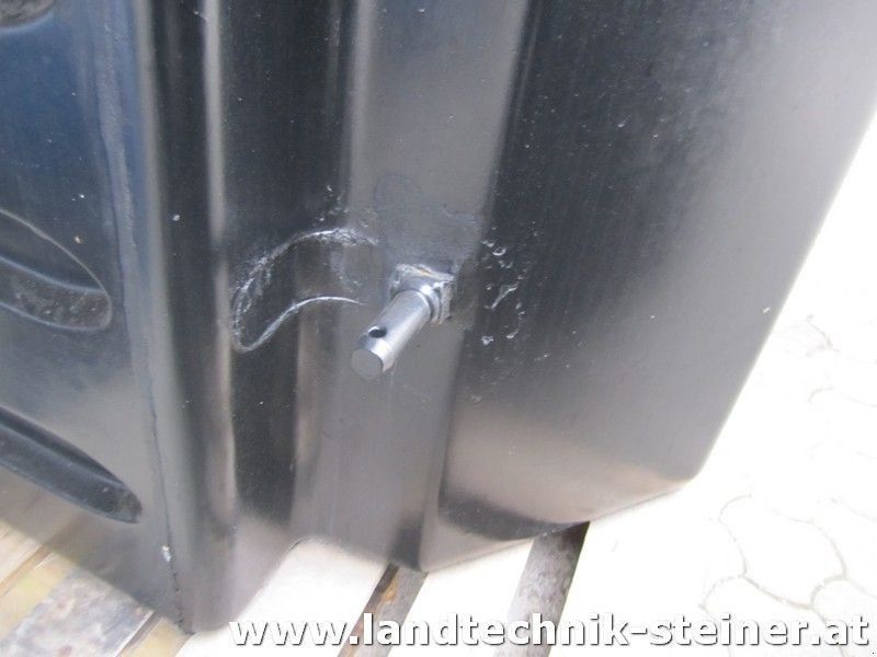 Massey Ferguson Beton  1200kg