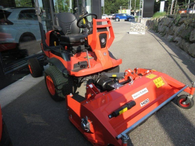 Kubota F 251 HST-4WD mit Frontschlegelmulcher 140 cm