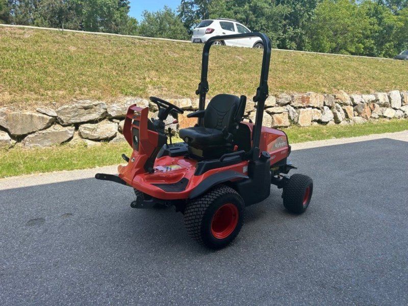 Kubota F 251 HST-4WD mit Frontschlegelmulcher 140 cm