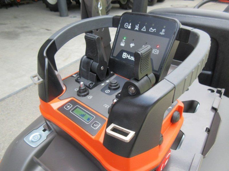 Husqvarna RIDER P 524 XR EFI mit Funkfernsteuerung  M