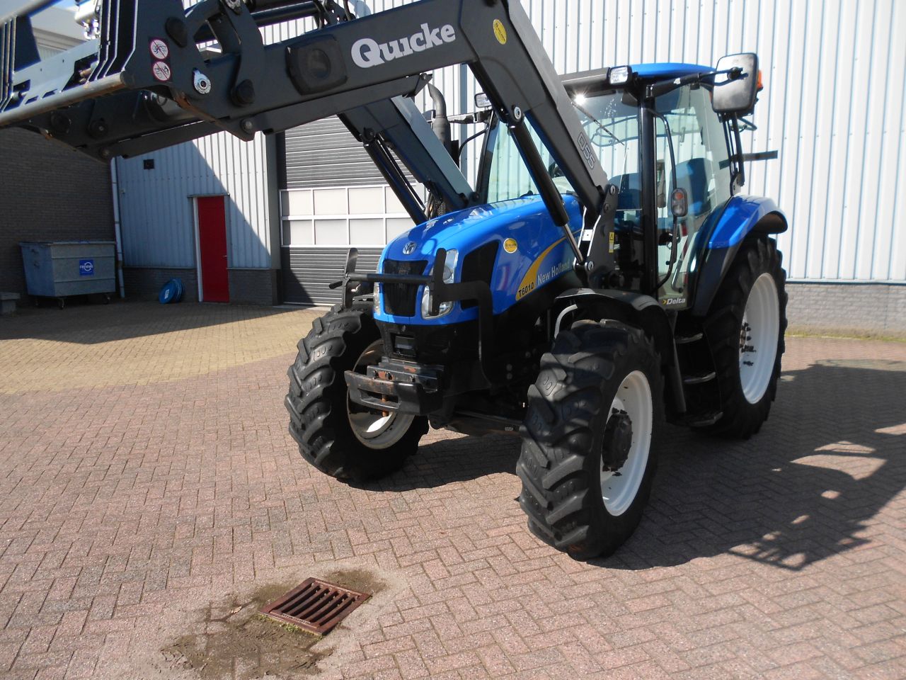 New holland t 6010