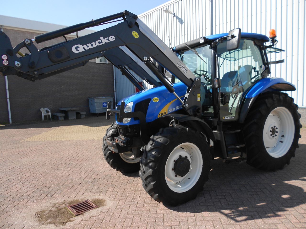 New holland t 6010