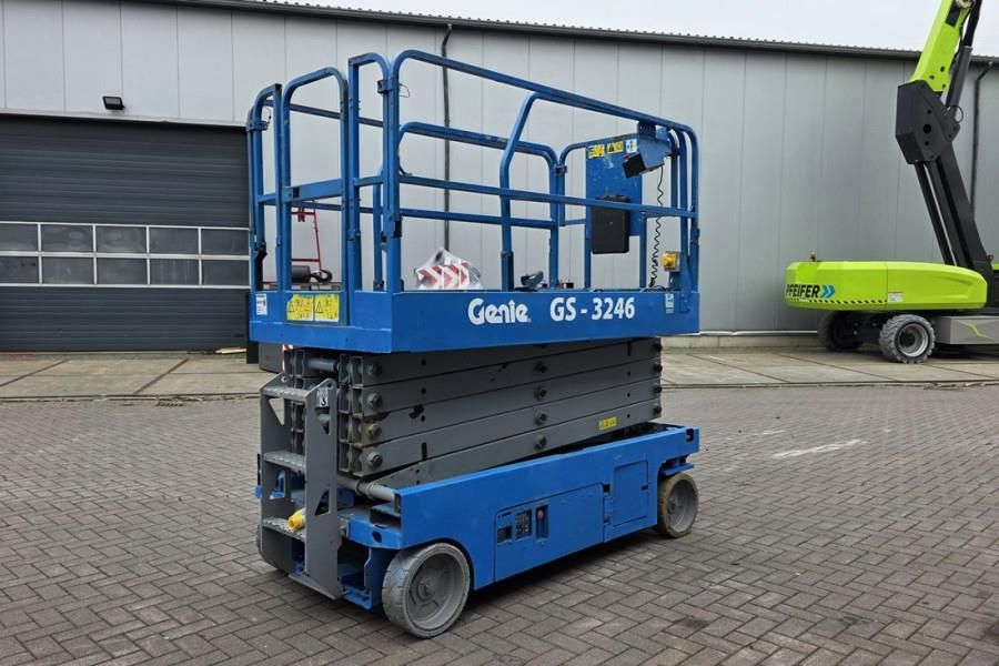 Genie GS3246 Electric, Working Height 11.75 m, 318kg Cap