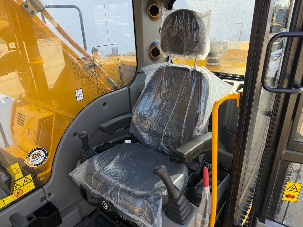 JCB 205 *2026 Model* New / Unused / Hammer Lines