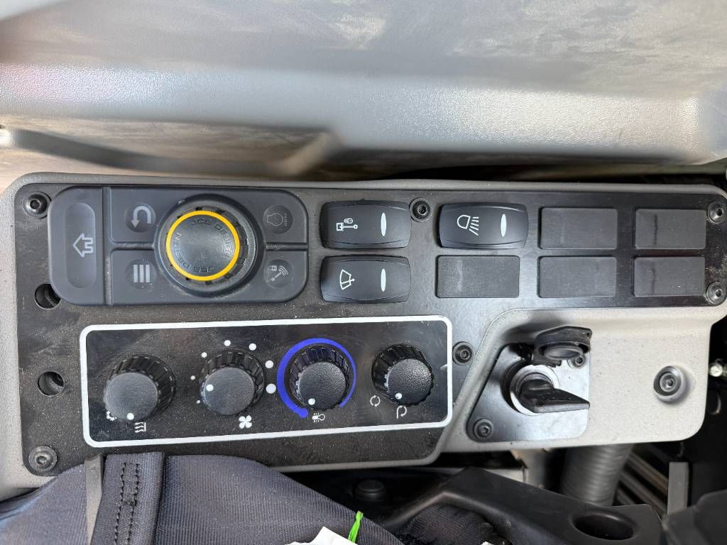 JCB 205 *2026 Model* New / Unused / Hammer Lines