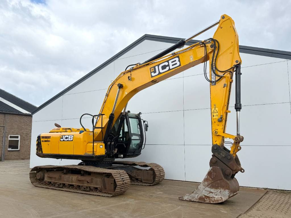 JCB JS220LC - Hammer Lines / Quick Coupler / Camera