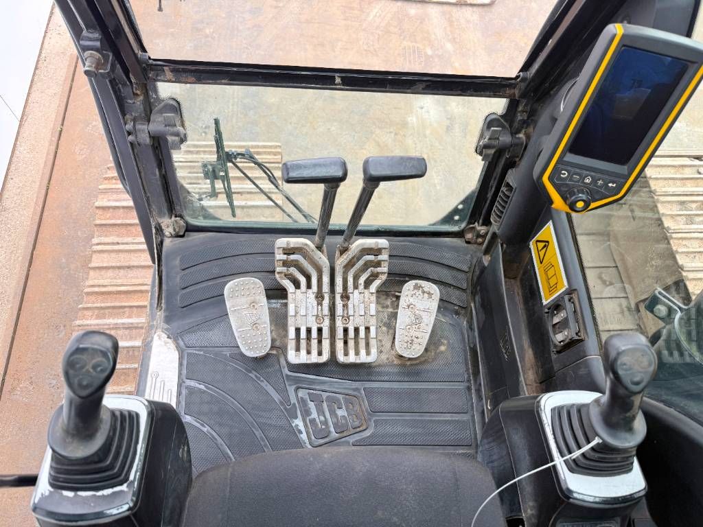 JCB JS220LC - Hammer Lines / Quick Coupler / Camera
