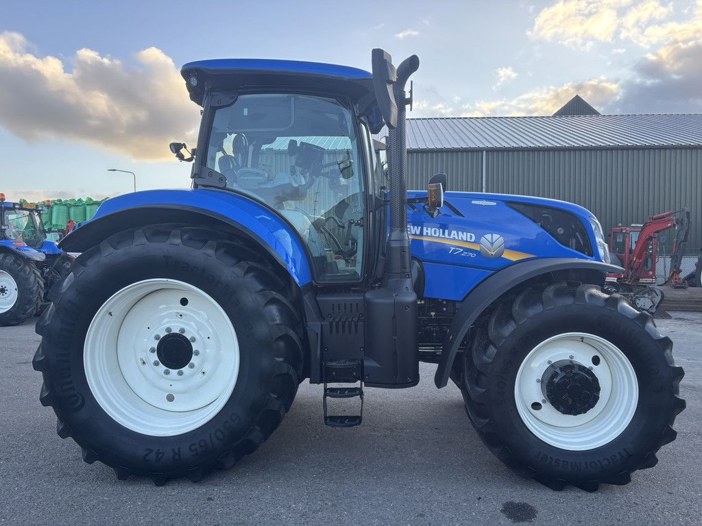 NEW HOLLAND T7.270 AC Stage V