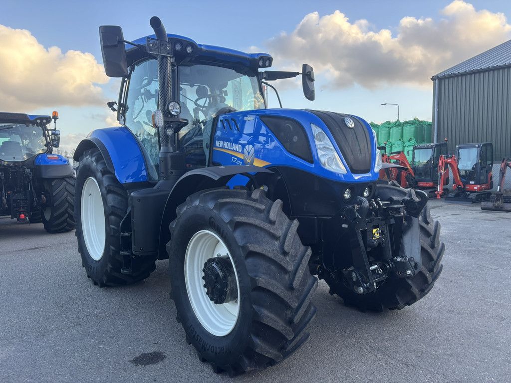 NEW HOLLAND T7.270 AC Stage V