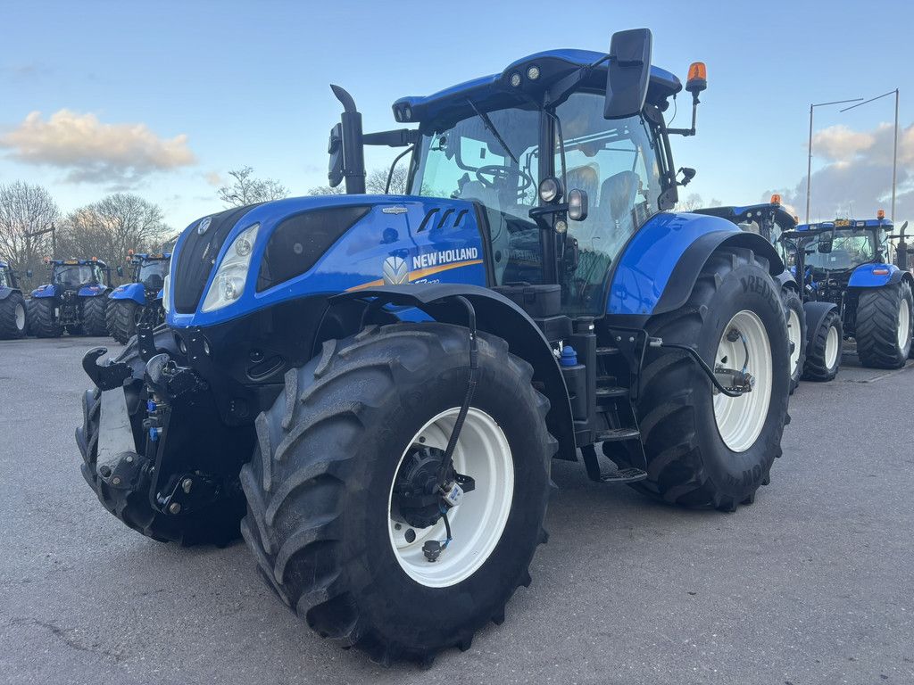 NEW HOLLAND T7.270 AC