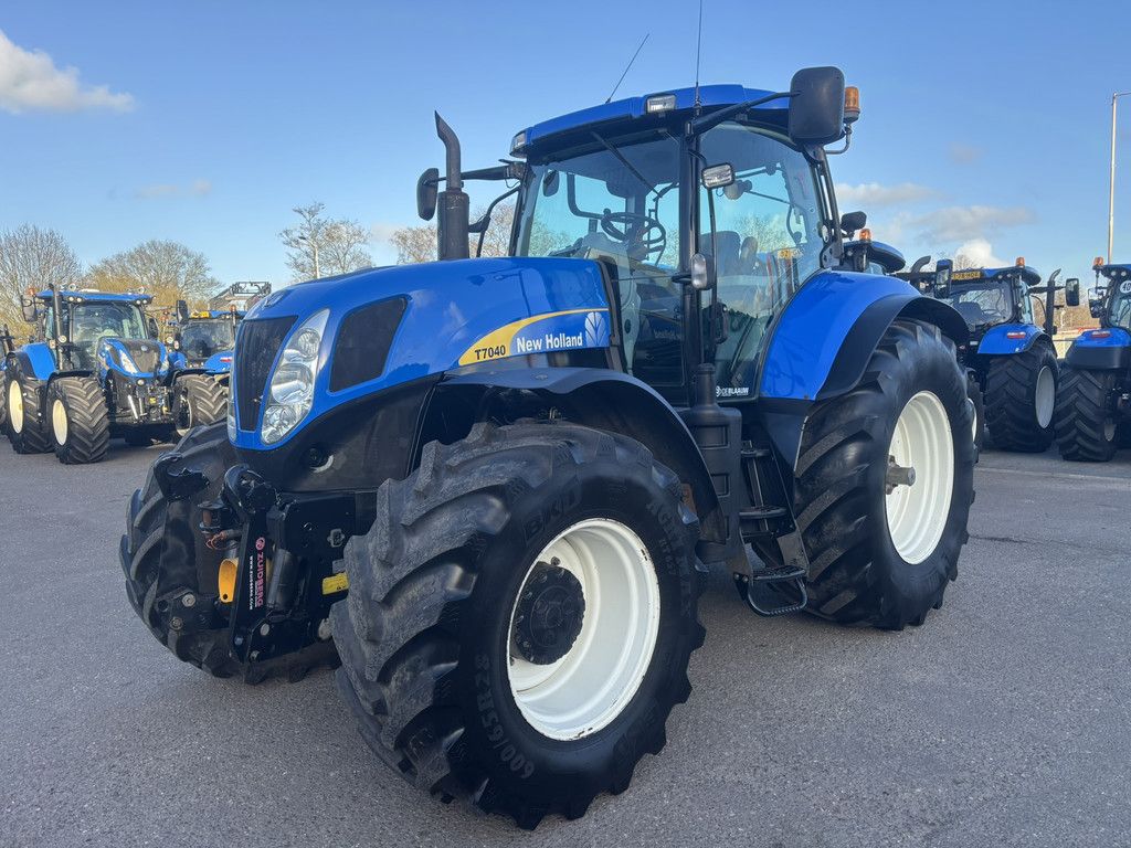 NEW HOLLAND T7040 PC/SIDEWINDER