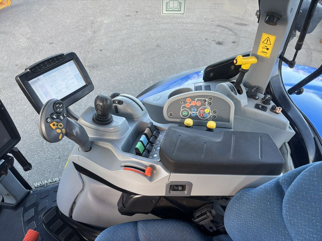 NEW HOLLAND T7040 PC/SIDEWINDER