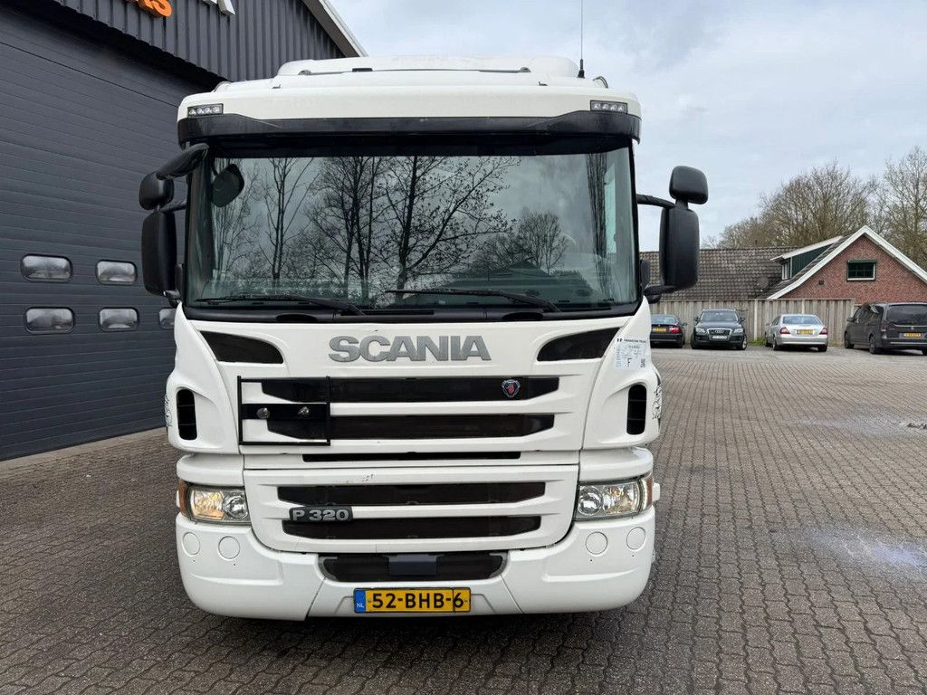 Scania P320 4X2 Slaapcabine 678.001KM Spoilers NL Truck APK/TUV 12-2026