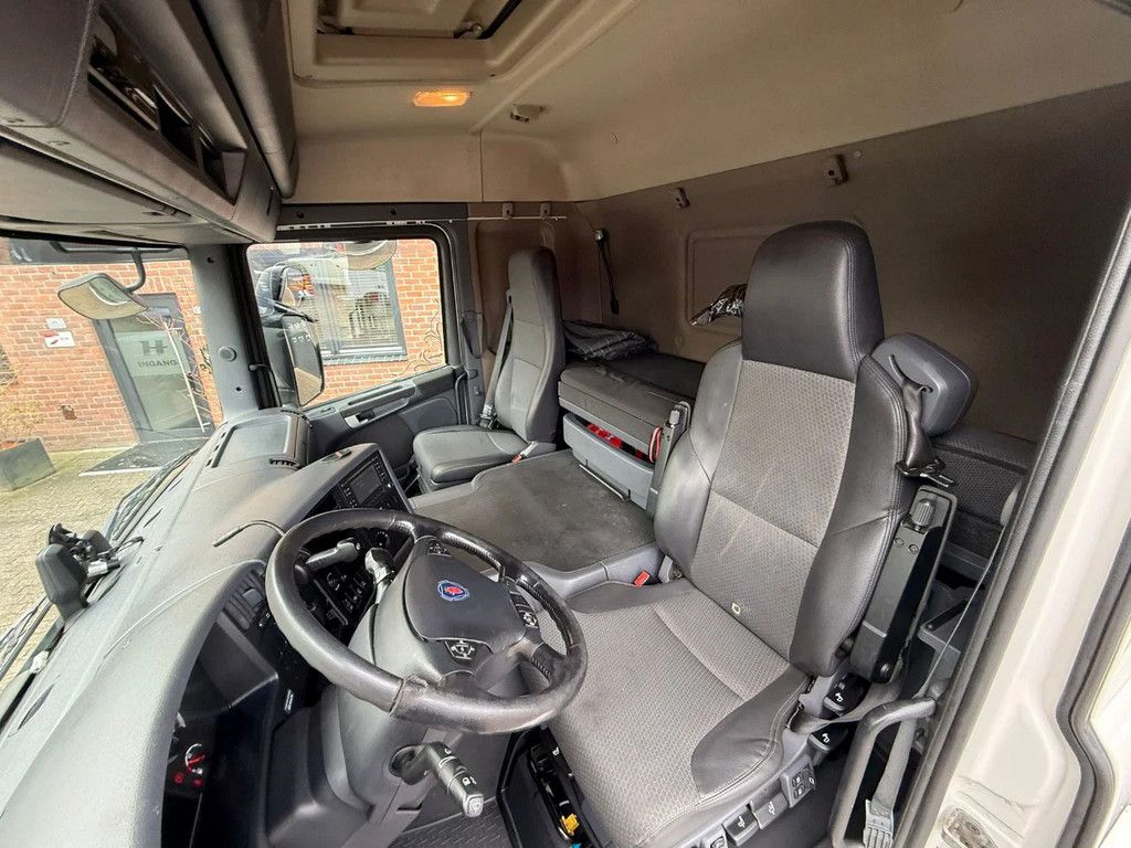 Scania P320 4X2 Slaapcabine 678.001KM Spoilers NL Truck APK/TUV 12-2026