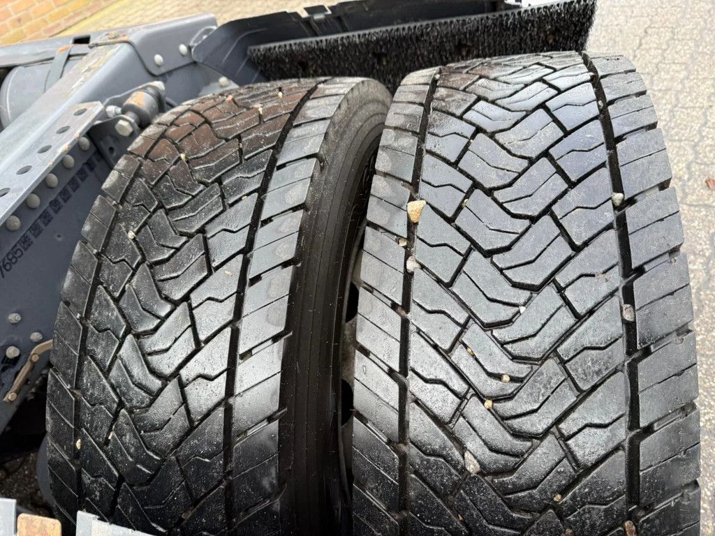 Scania P320 4X2 Slaapcabine 678.001KM Spoilers NL Truck APK/TUV 12-2026