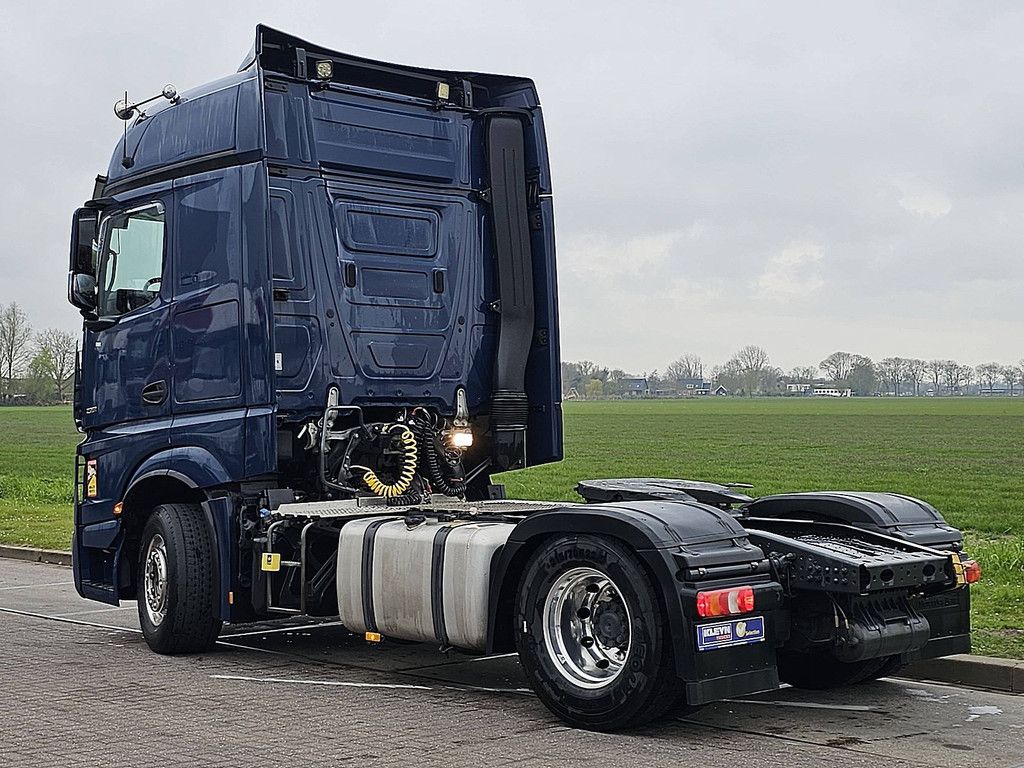 MERCEDES-BENZ ACTROS 1851