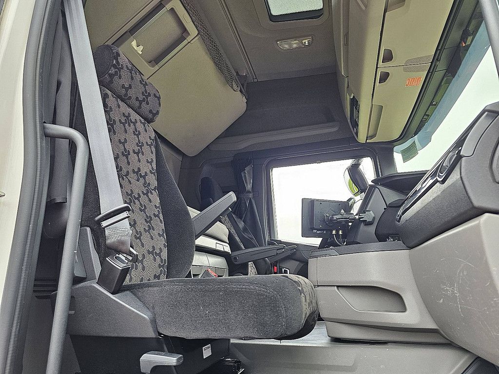 SCANIA R450 hl,adr exiii,fl