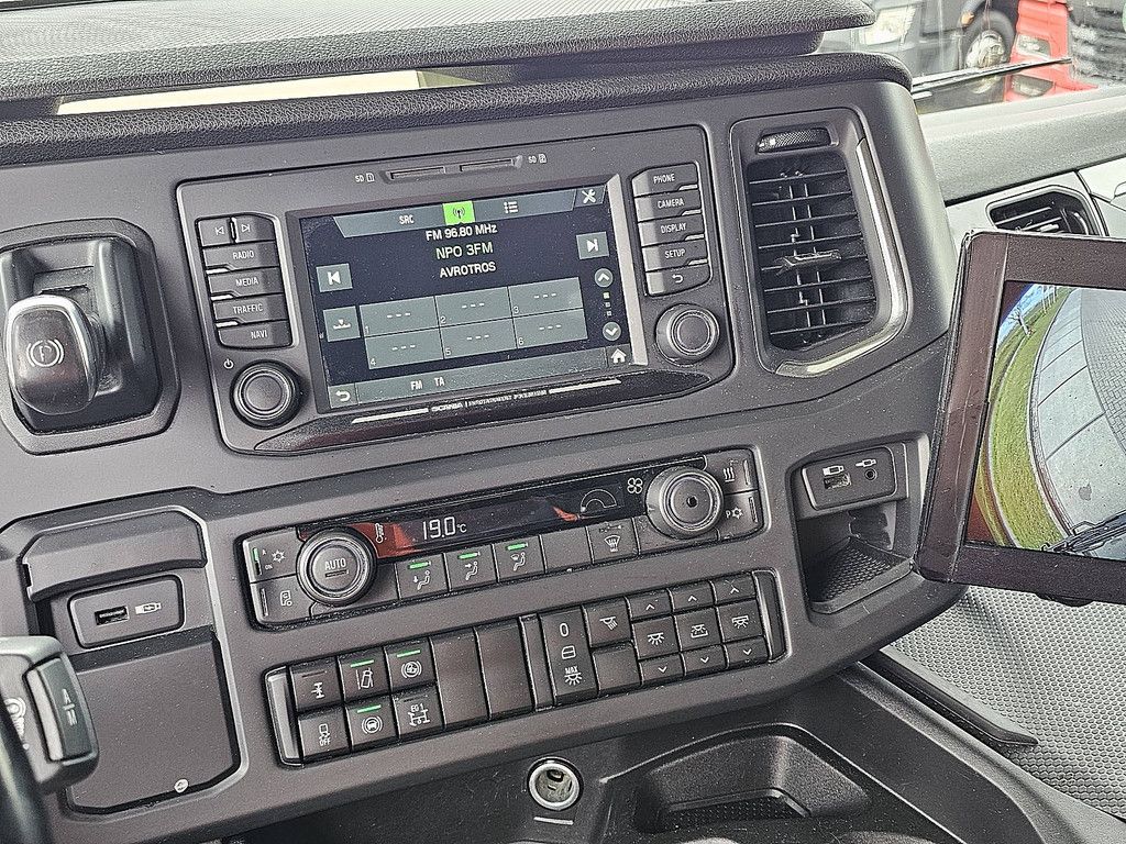 SCANIA R450 hl,adr exiii,fl