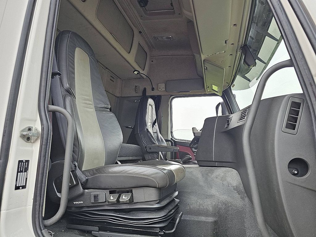 VOLVO FM 11.410 6x2*4 2.5t lift glob