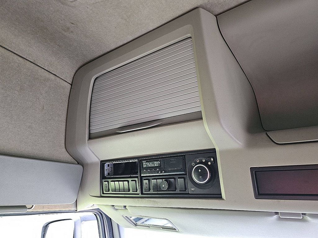 VOLVO FM 11.410 6x2*4 2.5t lift glob