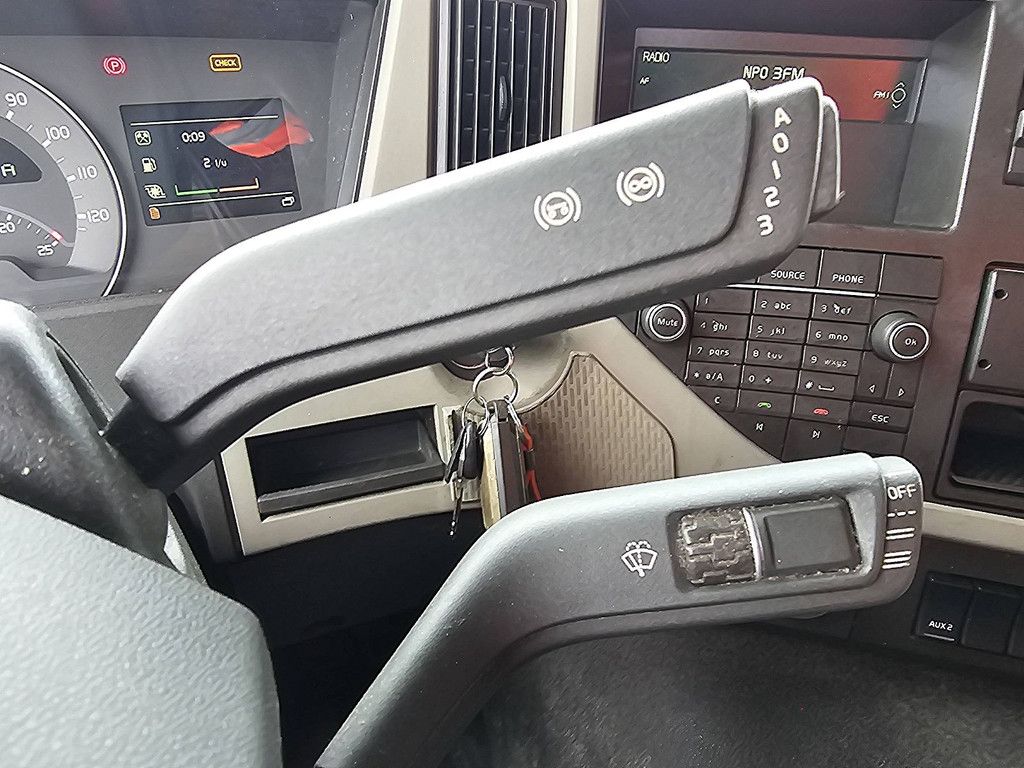 VOLVO FM 11.410 6x2*4 2.5t lift glob