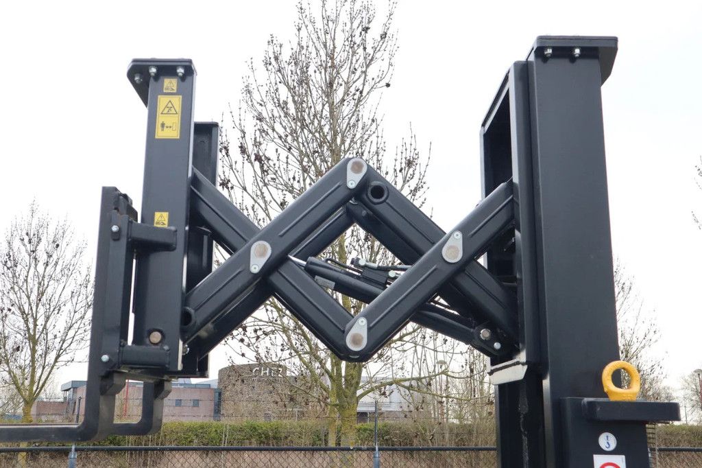 Hinowa TPX1800 | TRACKED FORKLIFT | 1.8 TON | EXT FORKS