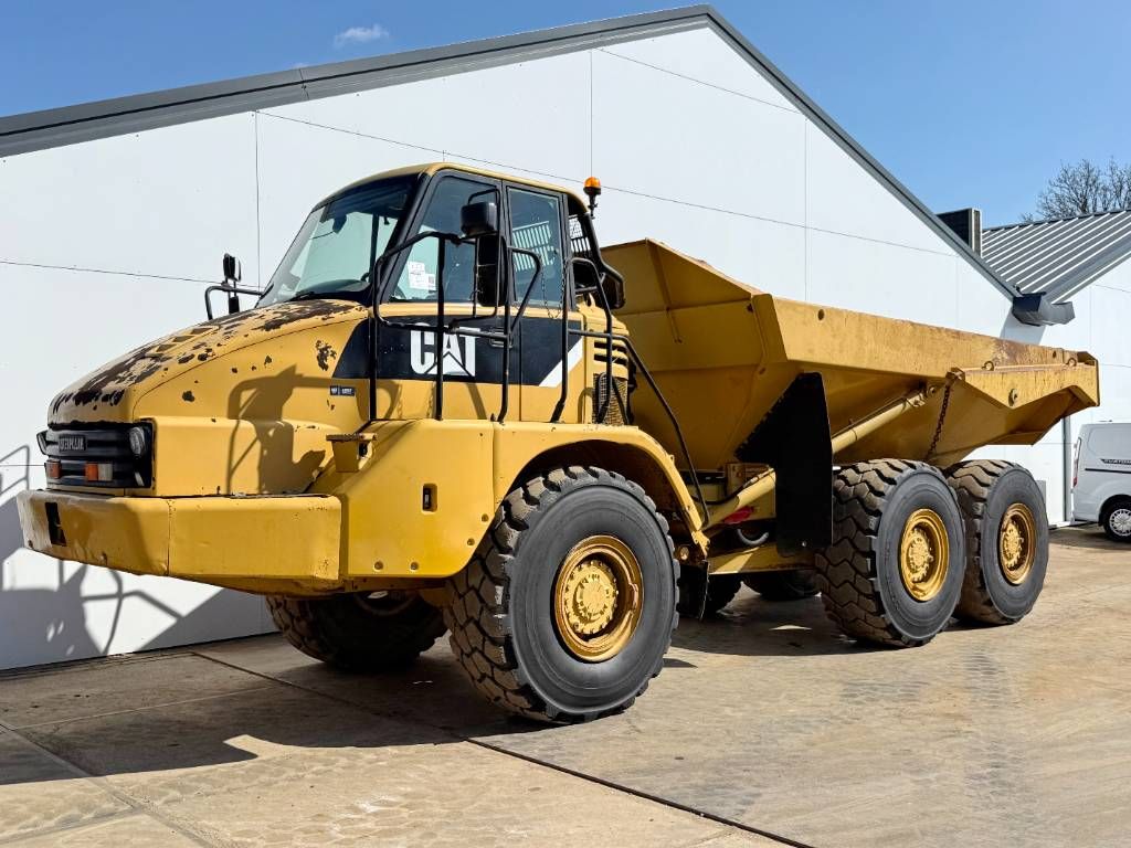 CAT 725 - Top Condition / Airco / Backup Camera