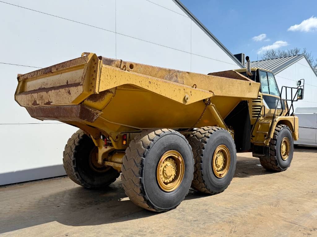CAT 725 - Top Condition / Airco / Backup Camera