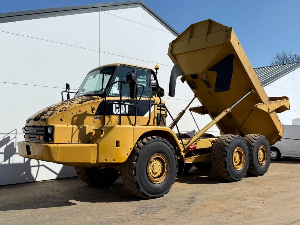 CAT 725 - Top Condition / Airco / Backup Camera