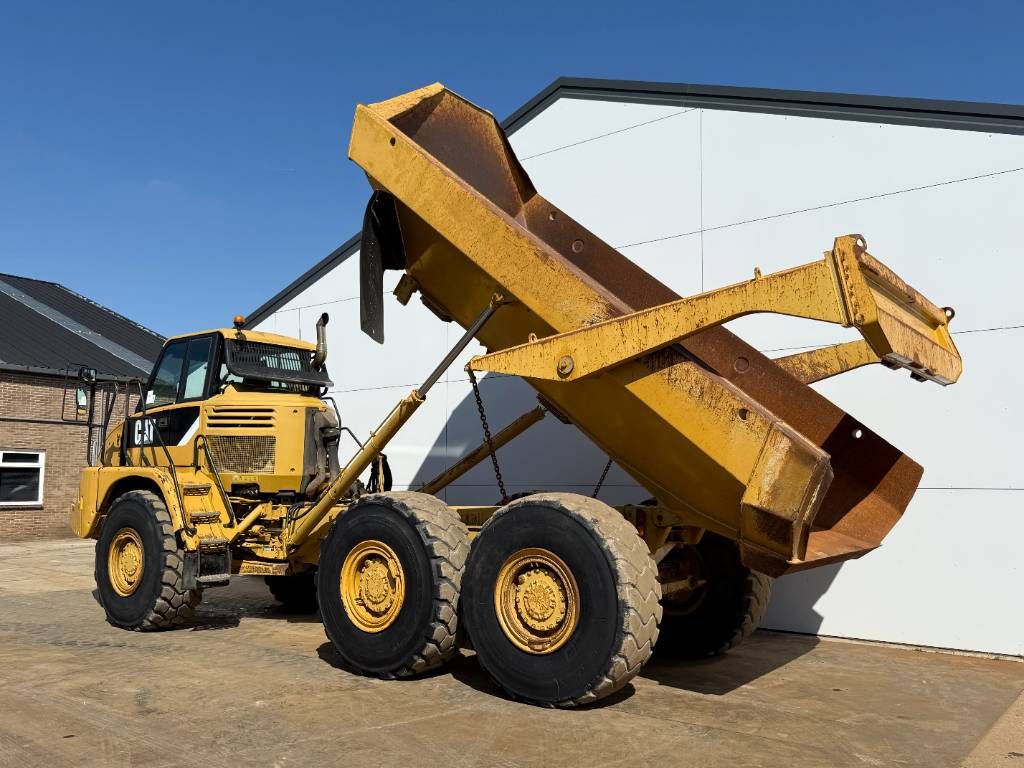 CAT 725 - Top Condition / Airco / Backup Camera