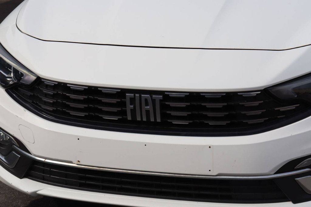 Passenger car Fiat Tipo Petrol 101hp 2022 (Margin)