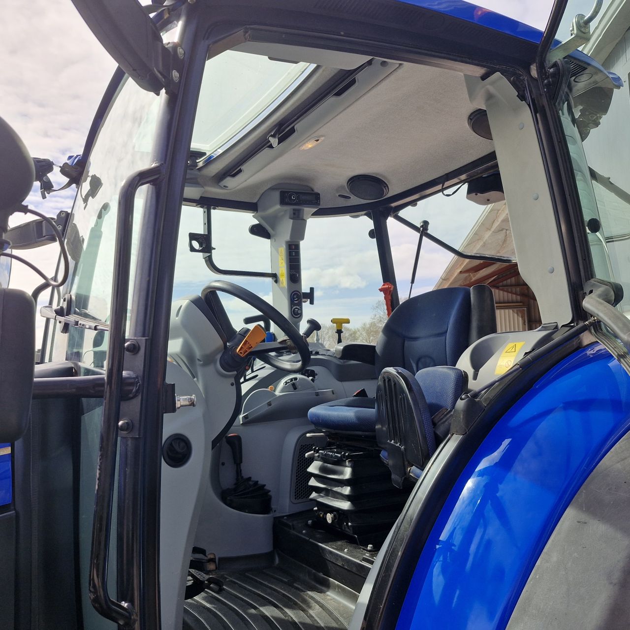 New Holland T5.105 DC