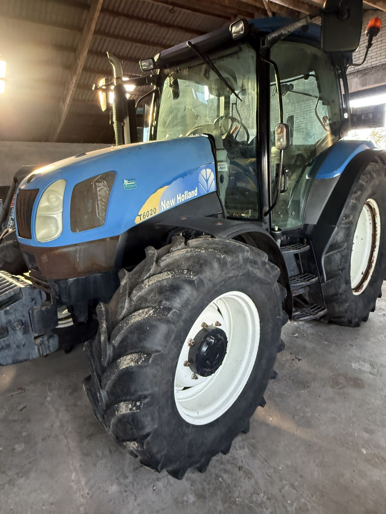 New Holland T6020