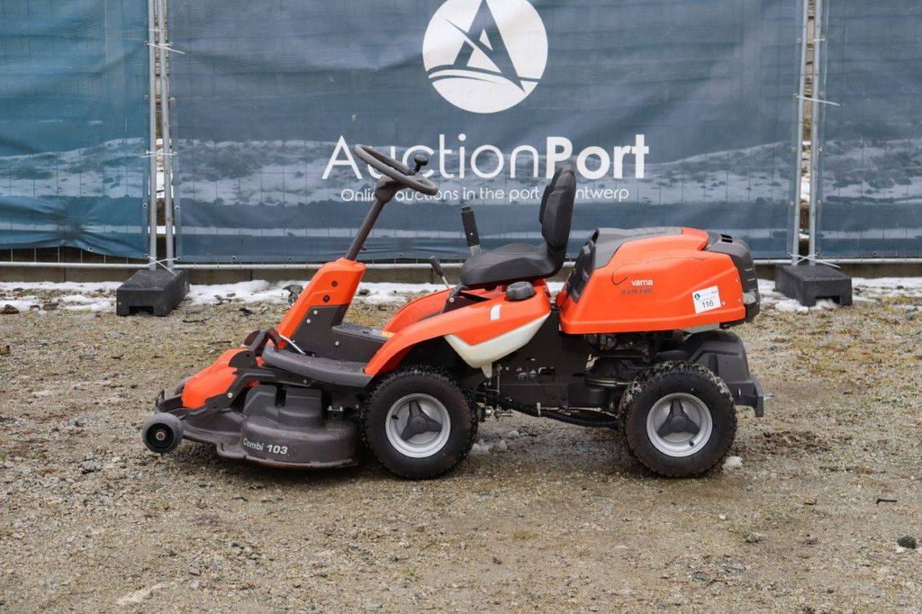 Aufsitzmäher Husqvarna R216AWD 4x4 Benzin 9,6 kW 2018